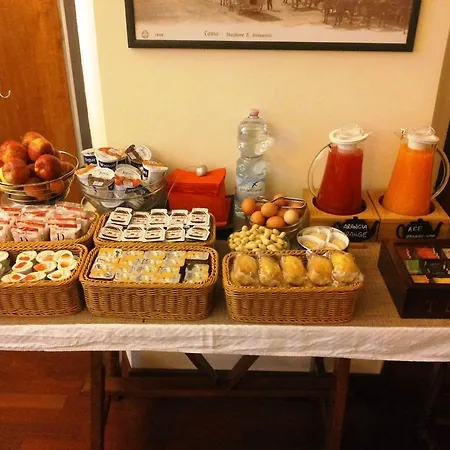 Il Loggiato Dei Serviti 3* Комо