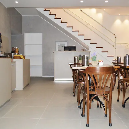 伊尔洛贾托迪赛维缇酒店 3* 科莫