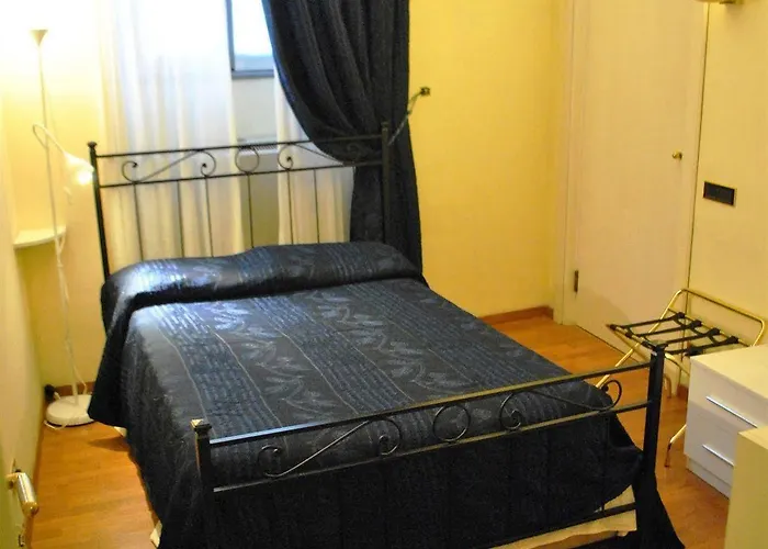 Il Loggiato Dei Serviti