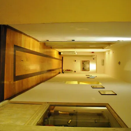 Il Loggiato Dei Serviti