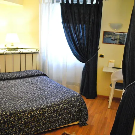 Hotel Il Loggiato Dei Serviti 3*