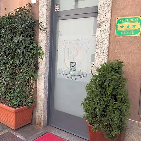 Il Loggiato Dei Serviti