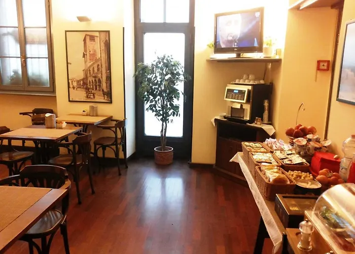 Il Loggiato Dei Serviti 3*