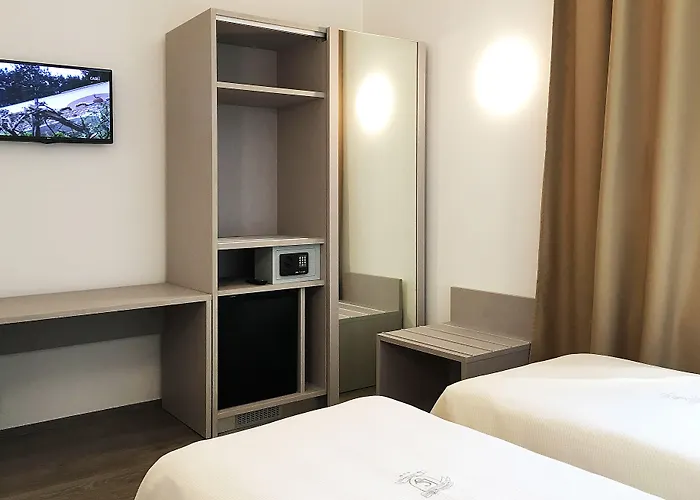 Il Loggiato Dei Serviti Como