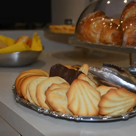 Il Loggiato Dei Serviti