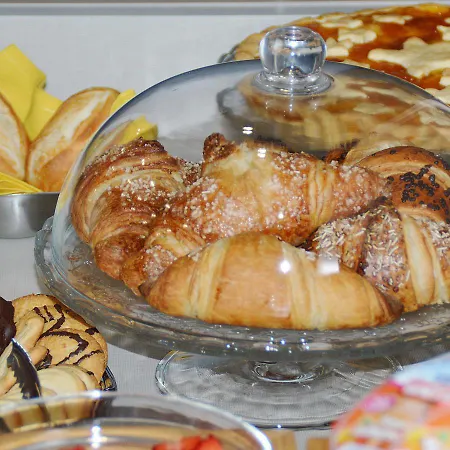 Il Loggiato Dei Serviti